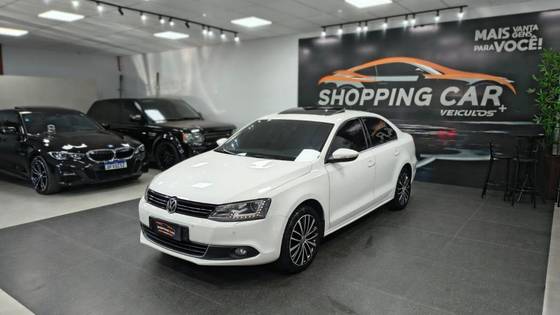 VOLKSWAGEN JETTA 2.0 TSI HIGHLINE 211CV GASOLINA 4P TIPTRONIC VOLKSWAGEN JETTA 2.0 TSI HIGHLINE 211CV GASOLINA 4P TIPTRONIC